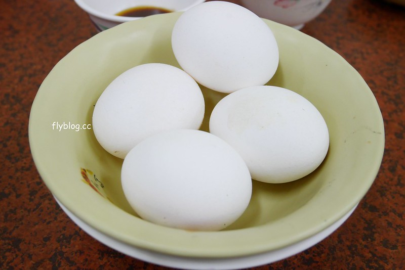 吉生沙茶火鍋｜冬天限定，用臉盆吃吉生沙茶火鍋，炭火煮吃的是古早味 @飛天璇的口袋