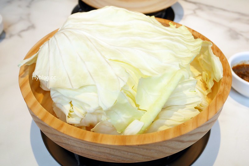 萬客什鍋@崇德店┃台中北區：台中在地20幾年的小火鍋店，崇德店2/1開始試賣，平日中午也可以吃到燒酒雞 @飛天璇的口袋