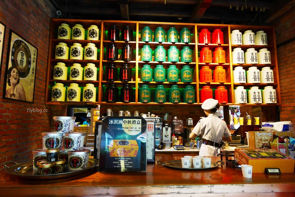 台中中區｜宮原眼科，觀光客台中必朝聖，充滿歷史風味的歷史建築，眼科也賣冰淇淋 @飛天璇的口袋