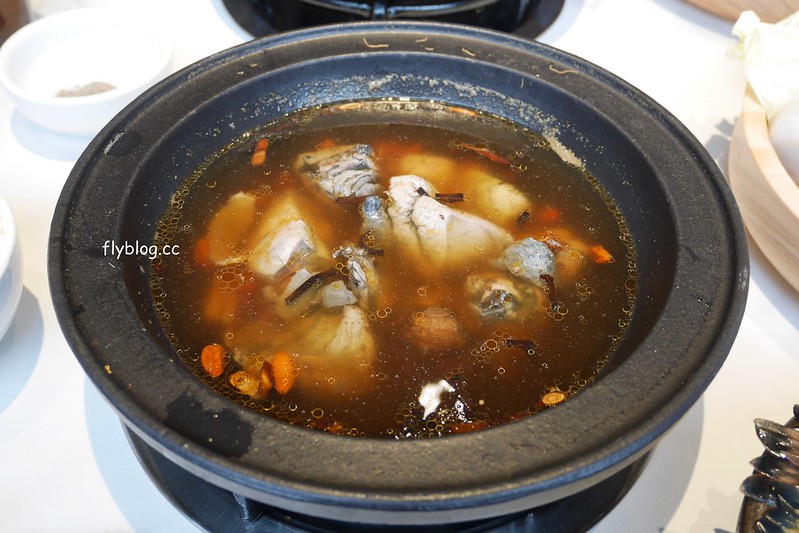 萬客什鍋@崇德店┃台中北區：台中在地20幾年的小火鍋店，崇德店2/1開始試賣，平日中午也可以吃到燒酒雞 @飛天璇的口袋