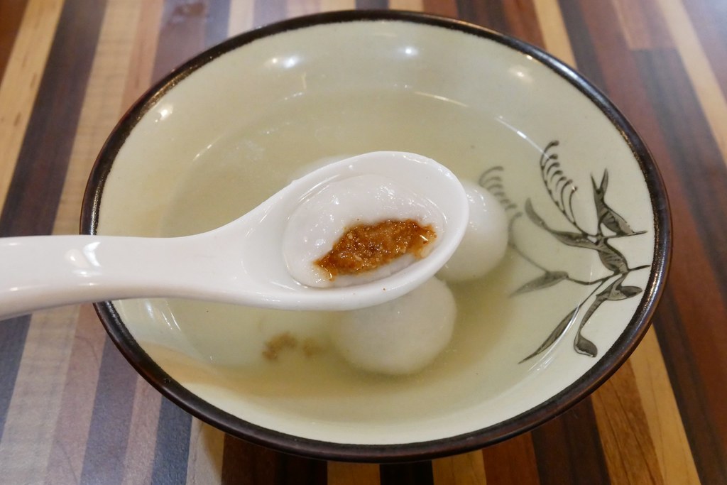 台中西屯｜御品元冰火湯圓，台北通化夜市的人氣湯圓，台中逢甲夜市也吃的到 @飛天璇的口袋