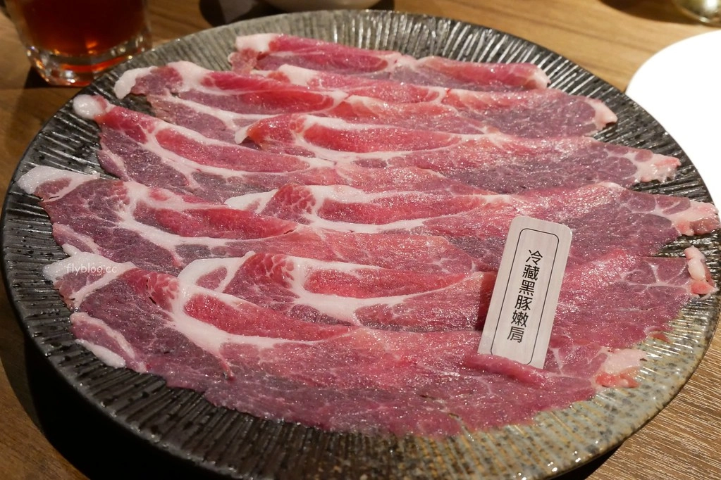 台中南屯｜老常在麻辣火鍋．輕井澤集團麻辣火鍋，鍋底吃不完還可以打包 @飛天璇的口袋