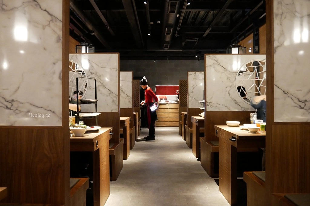 台中南屯｜老常在麻辣火鍋．輕井澤集團麻辣火鍋，鍋底吃不完還可以打包 @飛天璇的口袋