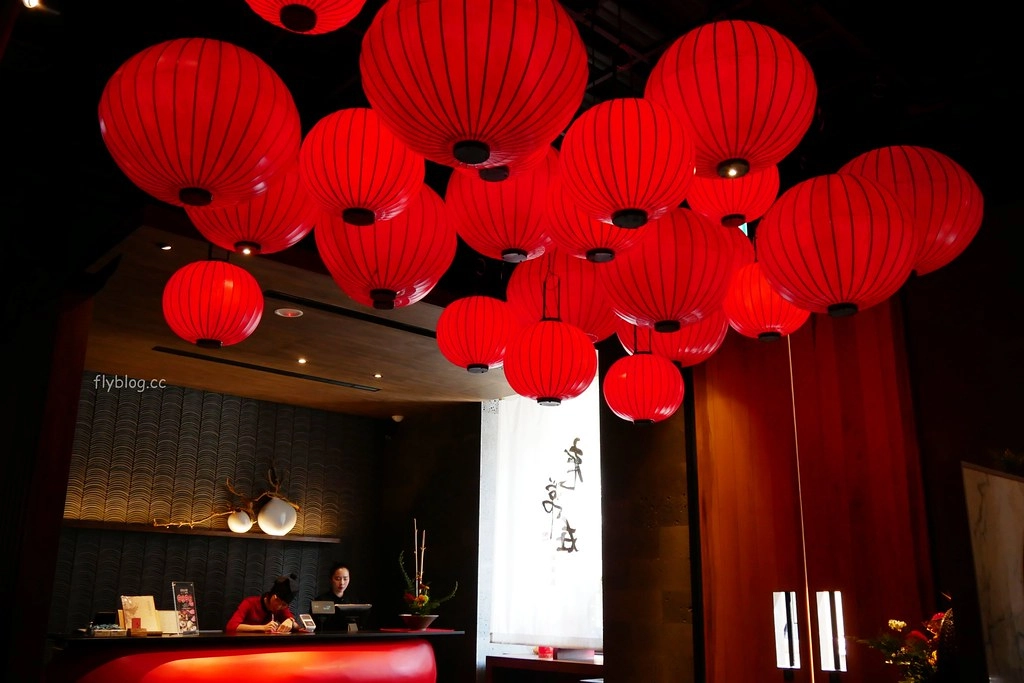 台中南屯｜老常在麻辣火鍋．輕井澤集團麻辣火鍋，鍋底吃不完還可以打包 @飛天璇的口袋