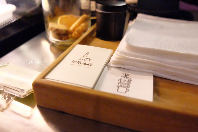 嘉義西區｜聖塔咖啡：在地人推薦必訪的聖塔咖啡，自製手工檸檬塔也好吃，蛋捲也是團購夯物 @飛天璇的口袋