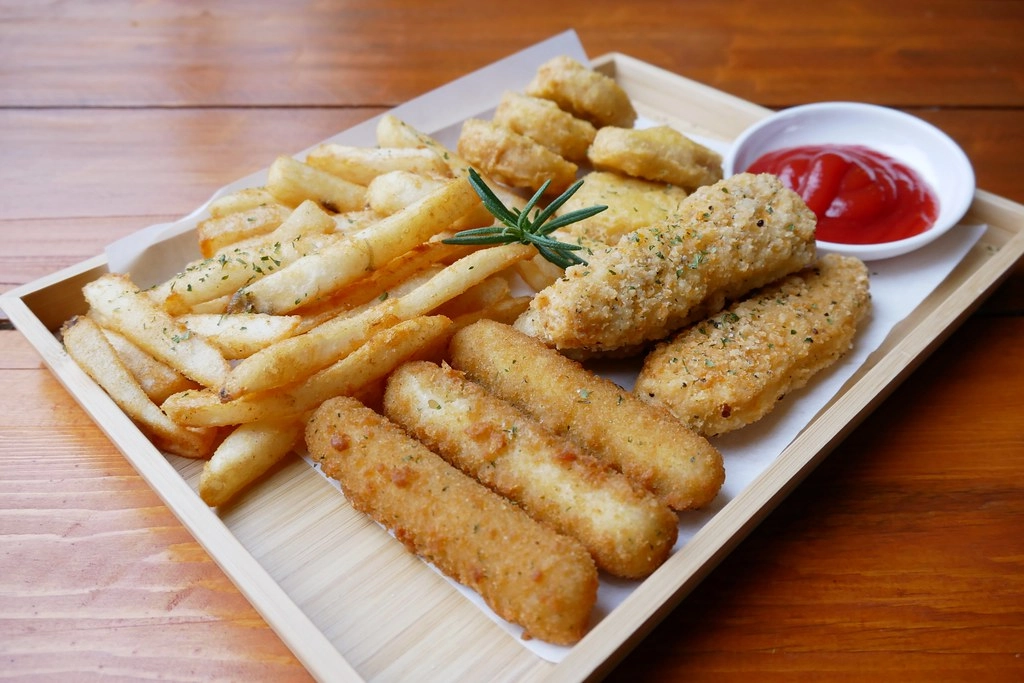 苗栗頭屋｜橙香森林．森林裡面的浪漫玻璃屋，有大片草原和橙香隧道 @飛天璇的口袋