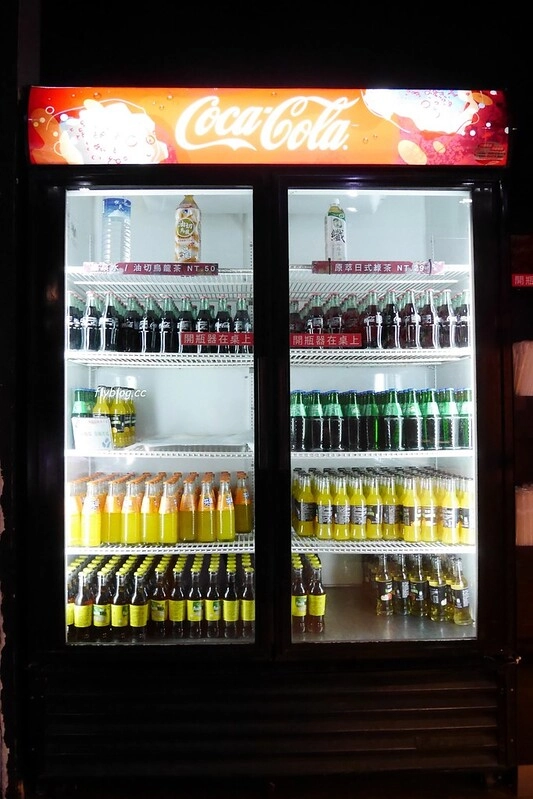 台中西屯｜滿堂紅頂級麻辣鴛鴦鍋｜599元以上麻辣火鍋吃到飽，牛小排、哈根達斯和可口可樂無限取用 @飛天璇的口袋