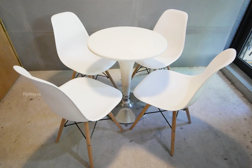 【台中南屯】Mapper Cafe 脈搏咖啡：文青風韓系咖啡館，通往小徑出現夢幻調酒吧 @飛天璇的口袋