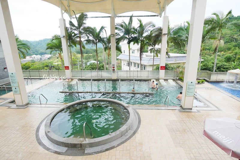 台中北屯｜日光溫泉會館：大坑最頂級的溫泉飯店，一泊二食享受泡湯、美食和採草莓之趣，台中兩天一夜輕旅行 @飛天璇的口袋