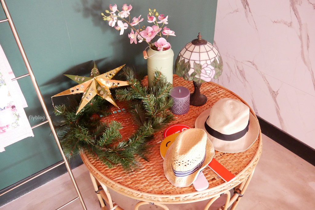 大坑情人橋全家便利商店┃台中旅遊：充滿粉紅色浪漫風情的新IG打卡聖地~粉紅盪秋千、旋轉木馬、網美拍照牆、可愛佩佩豬 @飛天璇的口袋