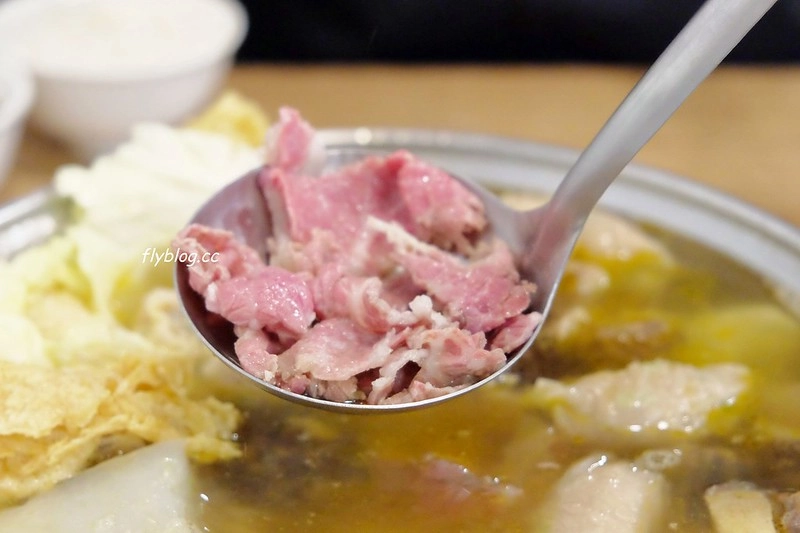 牛老大涮牛肉火鍋｜高雄在地20年的老店，使用台灣現宰溫體牛，食材新鮮就是好吃 @飛天璇的口袋