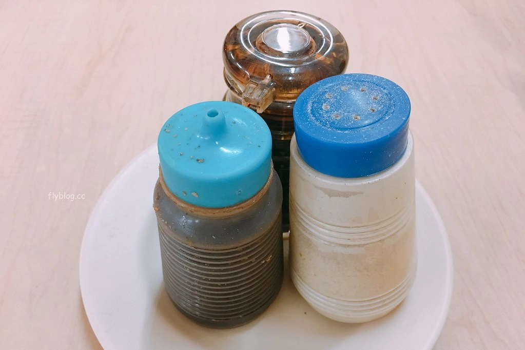 東亞餐室┃新加坡美食：獅城必吃咖椰吐司，傳承到第四代的美食餐廳，連在地人都推薦 @飛天璇的口袋