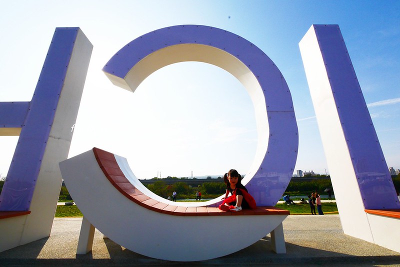 筏子溪迎賓水岸廊道┃台中南屯：台中美麗新地標，4公尺高的TAICHUN字體，台中IG超夯打卡新景點 @飛天璇的口袋