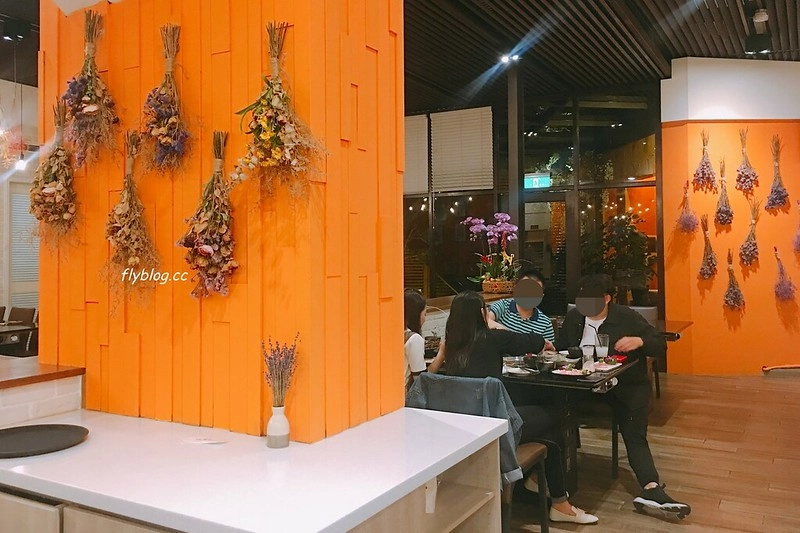 澄居烤物燒肉┃台中西區：有漂亮乾燥花打卡牆的燒肉店，台灣大道鄰近勤美誠品商圈 @飛天璇的口袋