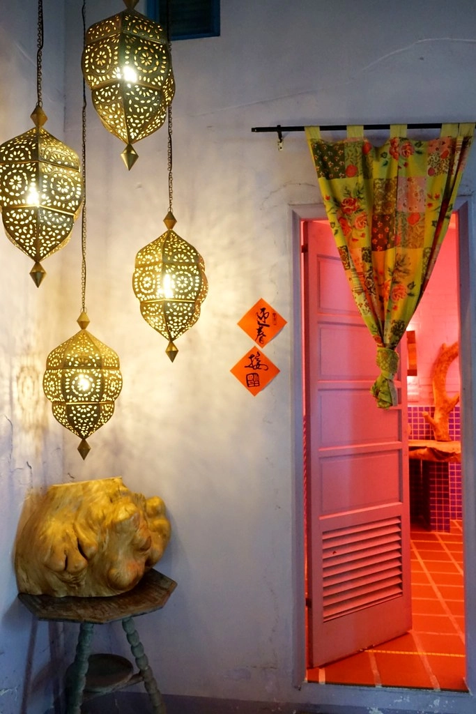 新竹香山｜Luau Pizza 柴寮披薩｜充滿異國風情的魔法小木屋，享受美食的同時又可以接觸大自然，新竹香山IG熱門打卡景點 @飛天璇的口袋