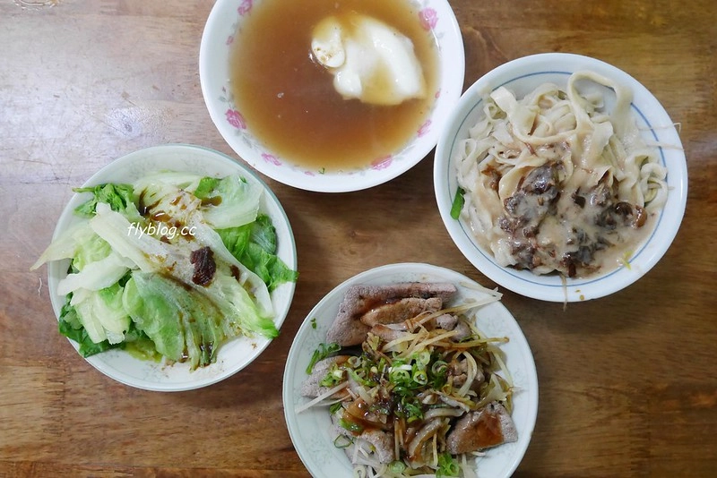 台中清水｜老士官擀麵．清水人必吃的擀麵，米其林必比登推薦 @飛天璇的口袋