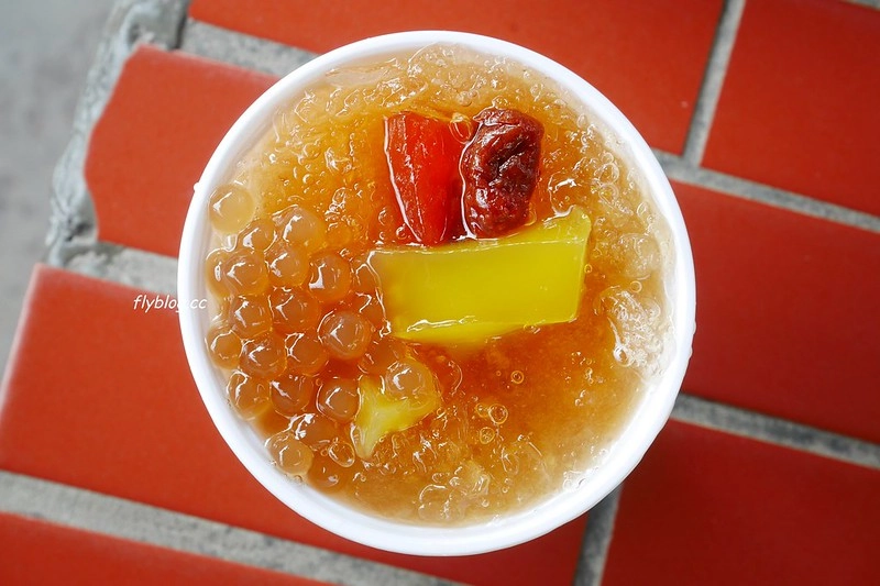 台中清水｜樹下阿婆粉圓冰．紫雲嚴阿婆粉圓冰，手工製作的銅板美食 @飛天璇的口袋