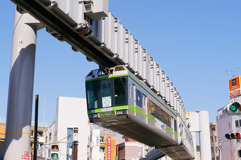 【日本神奈川】江南單軌電車！鎌倉~湘南江之島站-大船站&rdquo;湘南單軌電車&rdquo;初體驗，日本唯二懸掛式單軌電車 @飛天璇的口袋