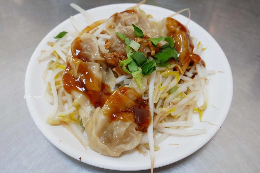 台中清水｜阿財米糕，在地飄香50個年頭的銅板美食，觀光客必吃的清水米糕 @飛天璇的口袋