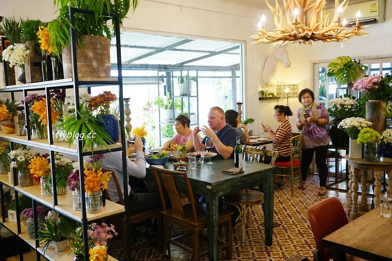 泰國清邁｜Woo Cafe，清邁必吃美食，結合餐廳、花藝、藝廊和生活雜貨的咖啡館 @飛天璇的口袋