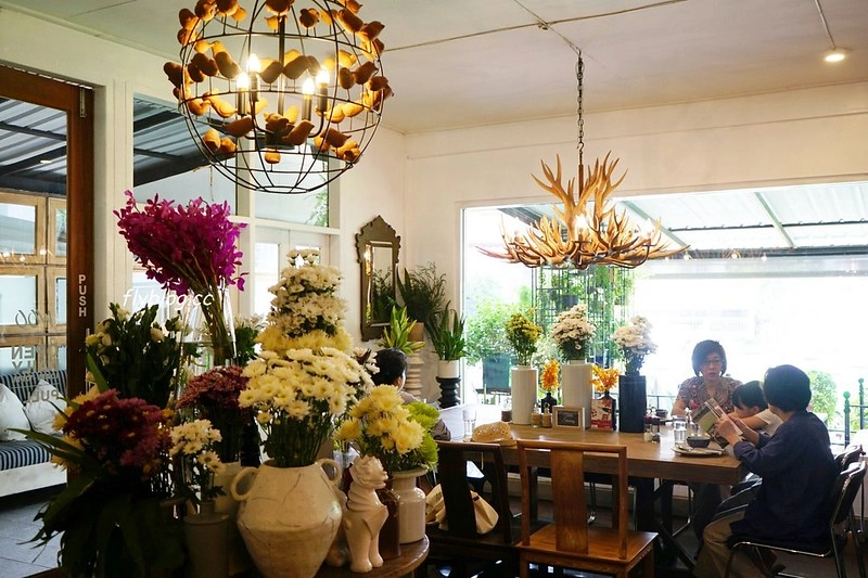 泰國清邁｜Woo Cafe，清邁必吃美食，結合餐廳、花藝、藝廊和生活雜貨的咖啡館 @飛天璇的口袋