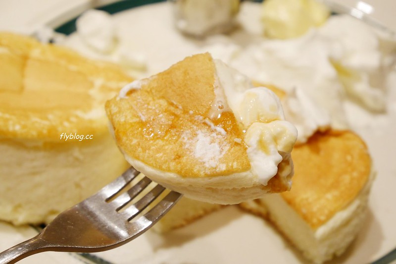 日本京都｜Gram Cafe & pancakes．一天只限定三個時段，一個時段只限量20份，大阪超人氣鬆餅京都也吃的到 @飛天璇的口袋