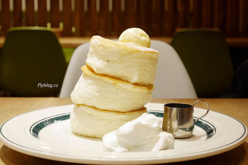 日本京都｜Gram Cafe & pancakes．一天只限定三個時段，一個時段只限量20份，大阪超人氣鬆餅京都也吃的到 @飛天璇的口袋