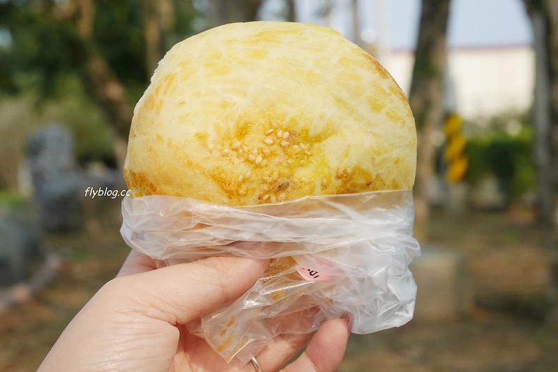 台中新社｜新社特製煎包．還沒出爐就排隊，像棒球一樣大的水煎包 @飛天璇的口袋