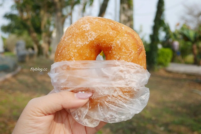 台中新社｜新社特製煎包．還沒出爐就排隊，像棒球一樣大的水煎包 @飛天璇的口袋