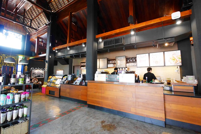 泰國清邁｜清邁最美的星巴克，全球唯一蘭那建築星巴克，星巴克迷到清邁必朝聖 @飛天璇的口袋