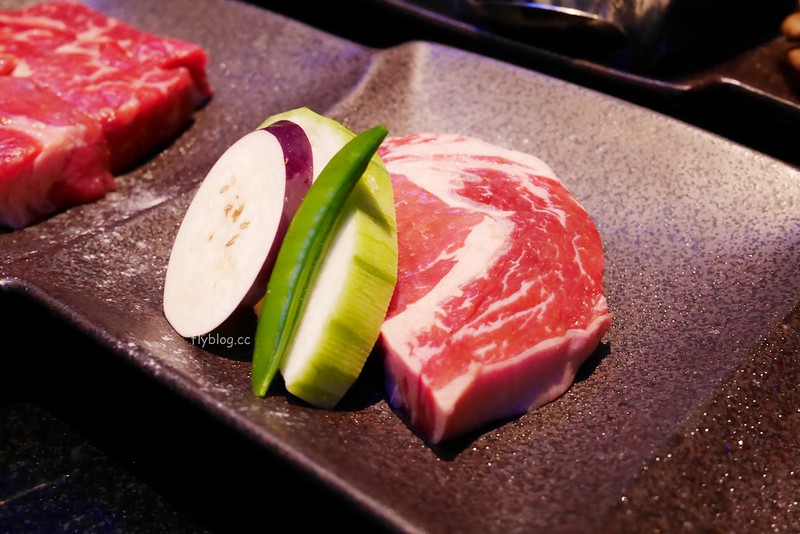 碳佐麻里燒肉｜終於朝聖台南必吃的碳佐麻里燒肉店，有台南屋馬之美喻的南霸天 @飛天璇的口袋