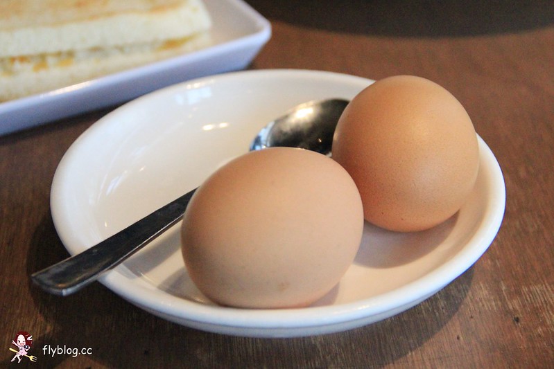 吐司工坊．Toast Box┃新加坡美食：新加坡必吃早餐，Vivo City怡豐城大食代美食街，咖椰吐司、香蘭蛋糕和辣死你媽一網打盡 @飛天璇的口袋