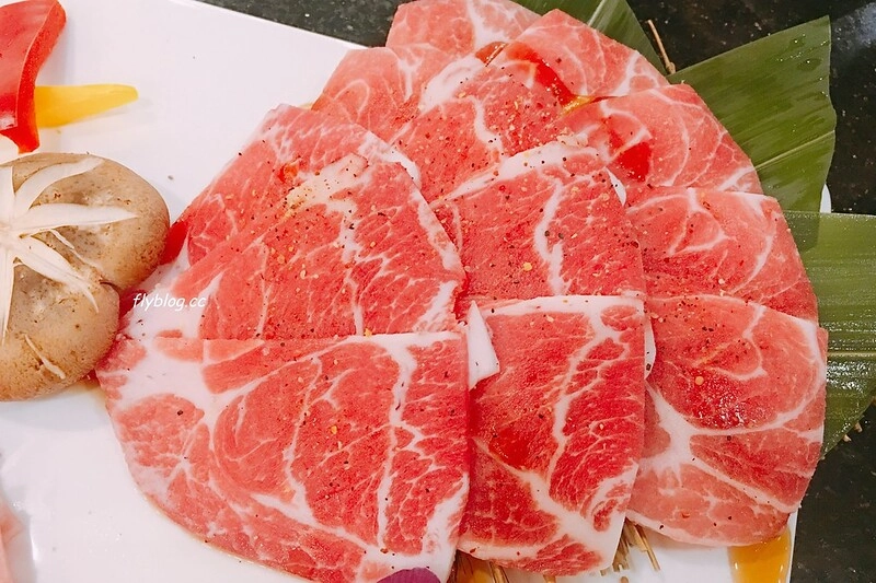 澄居烤物燒肉┃台中西區：有漂亮乾燥花打卡牆的燒肉店，台灣大道鄰近勤美誠品商圈 @飛天璇的口袋