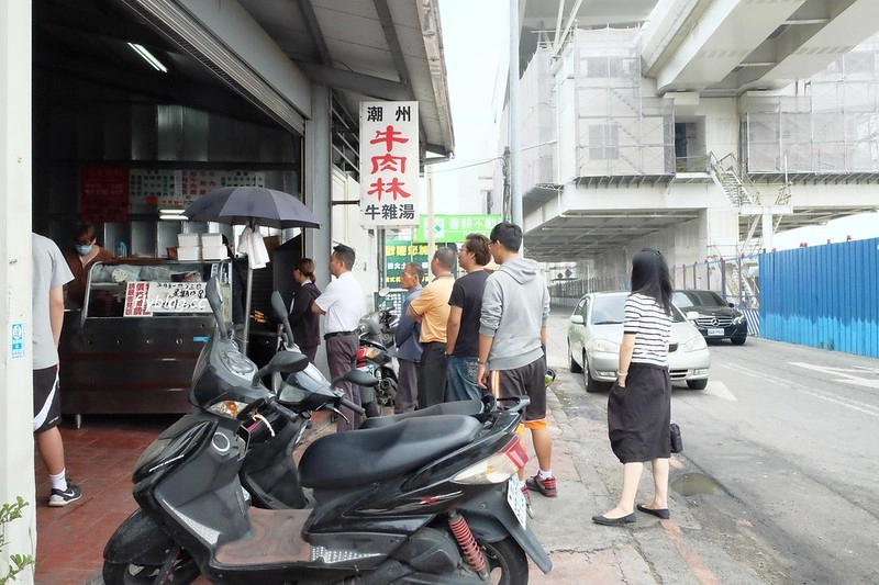 台中北屯｜潮州牛肉林牛雜湯．松竹路超人氣牛肉麵店，平日中午也大排長龍 @飛天璇的口袋