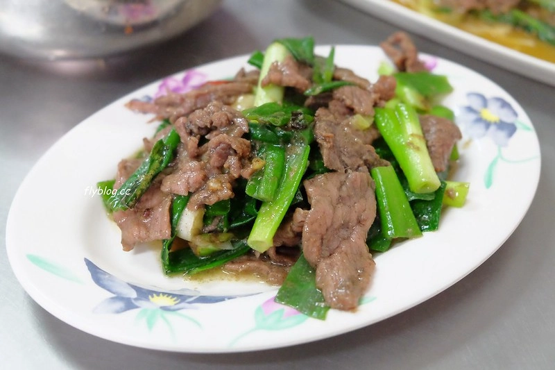 台中北屯｜潮州牛肉林牛雜湯．松竹路超人氣牛肉麵店，平日中午也大排長龍 @飛天璇的口袋