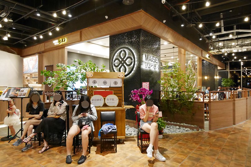 秀泰影城台中文心店┃台中南屯：中台灣第一個結合影城、親子藝文書房與異國美食餐廳的大型複合式商場 @飛天璇的口袋