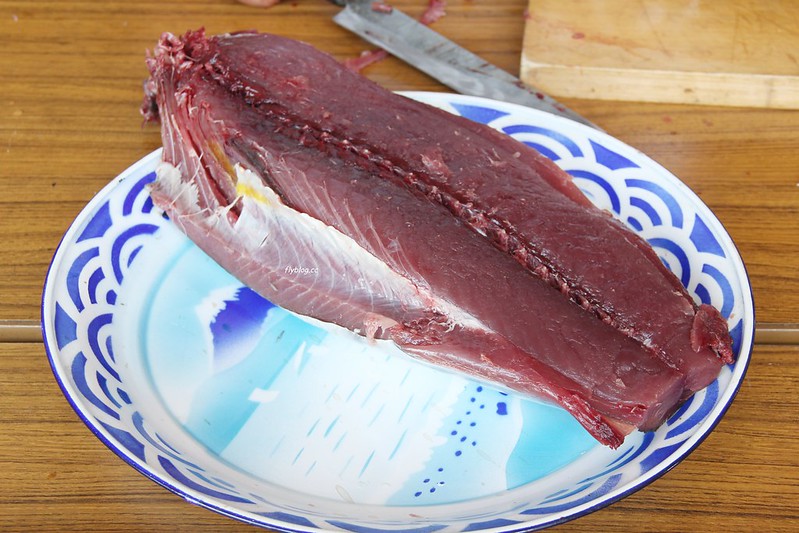 黑潮一番館．鰹のたたき┃日本高知：稻草炙燒鰹魚DIY，高知必吃美食推薦 @飛天璇的口袋