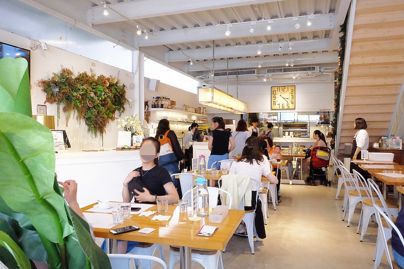 希拉餐廳｜員林超夯網美打卡店希拉餐廳，將當地食材融入地中海料理，今年夏天美味沙拉之旅 @飛天璇的口袋