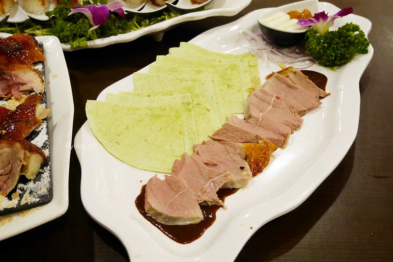 鳳凰德陽川泉旅奇立丹廳｜一鴨六吃只要$1688元，還有自助餐吃到飽可以選擇，礁溪好吃烤鴨推薦 @飛天璇的口袋