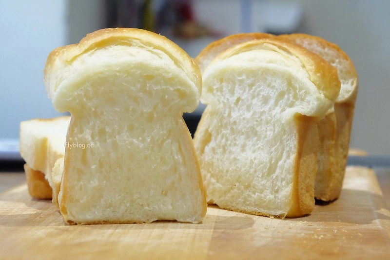 台中西屯｜100pain 麵包製造室．粉絲頁限量預購的好吃麵包，晚上9點一開放就造成搶購 @飛天璇的口袋