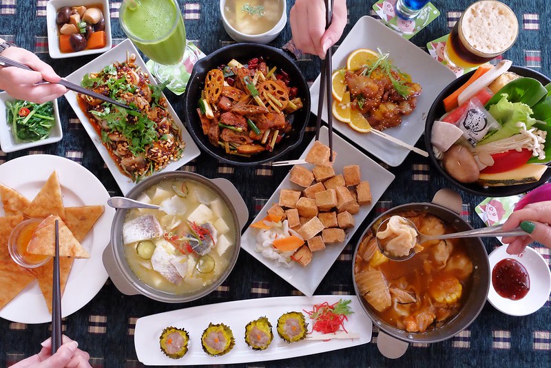 風尚人文咖啡館┃台中北屯：老字號的複合式咖啡館，2018夏季新菜單全面上市，個人最愛泡菜烏龍餃鍋 @飛天璇的口袋