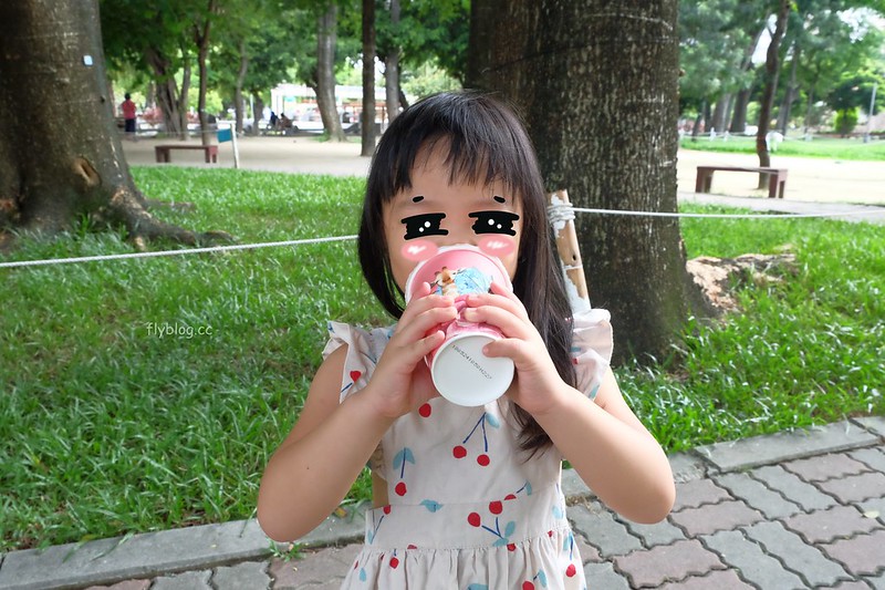 春芳號@河南店┃台中西屯：浪漫桃花杯全省同步上市中，喝飲料也可以招桃花，滿額就送桃花扇和文件夾 @飛天璇的口袋