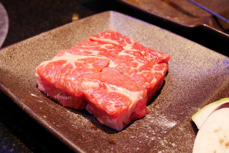 碳佐麻里燒肉｜終於朝聖台南必吃的碳佐麻里燒肉店，有台南屋馬之美喻的南霸天 @飛天璇的口袋