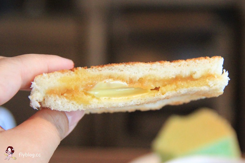 吐司工坊．Toast Box┃新加坡美食：新加坡必吃早餐，Vivo City怡豐城大食代美食街，咖椰吐司、香蘭蛋糕和辣死你媽一網打盡 @飛天璇的口袋