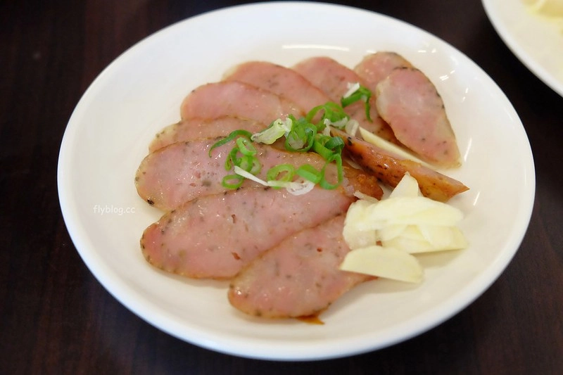 敏切仔麵：乾淨又有質感的小吃店，各式台式黑白切都吃的到 @飛天璇的口袋