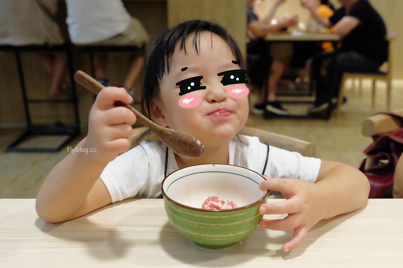 春雪冰の屋┃台中西區：簡單清新的日式冰店，天然單純的水果味呈現 @飛天璇的口袋