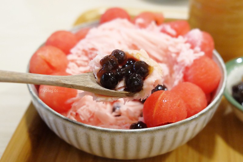 春雪冰の屋┃台中西區：簡單清新的日式冰店，天然單純的水果味呈現 @飛天璇的口袋