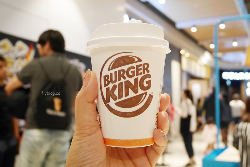 Burger King．漢堡王┃台中南屯：我最愛的漢堡王又重回台中了，個人最愛華堡和金沙堡，文心秀泰影城美食推薦 @飛天璇的口袋