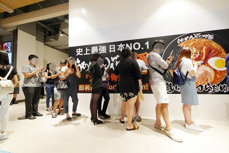 Burger King．漢堡王┃台中南屯：我最愛的漢堡王又重回台中了，個人最愛華堡和金沙堡，文心秀泰影城美食推薦 @飛天璇的口袋