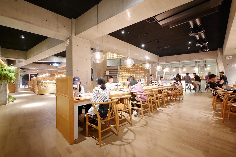 一笈壽司｜輕井澤集團最新力作日式壽司品牌，公益路漂亮的清水模建築外觀 @飛天璇的口袋